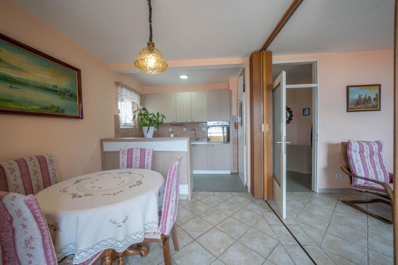 Seaside Serenity: 2-Bedroom Apartment With Boka Bay View Kotor Exterior foto